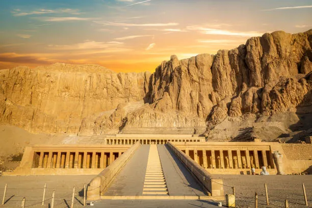 Valley of the kings & Hateshpsut temple Half day tour